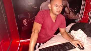 Massagemspa  18-12-2021 video toyboy